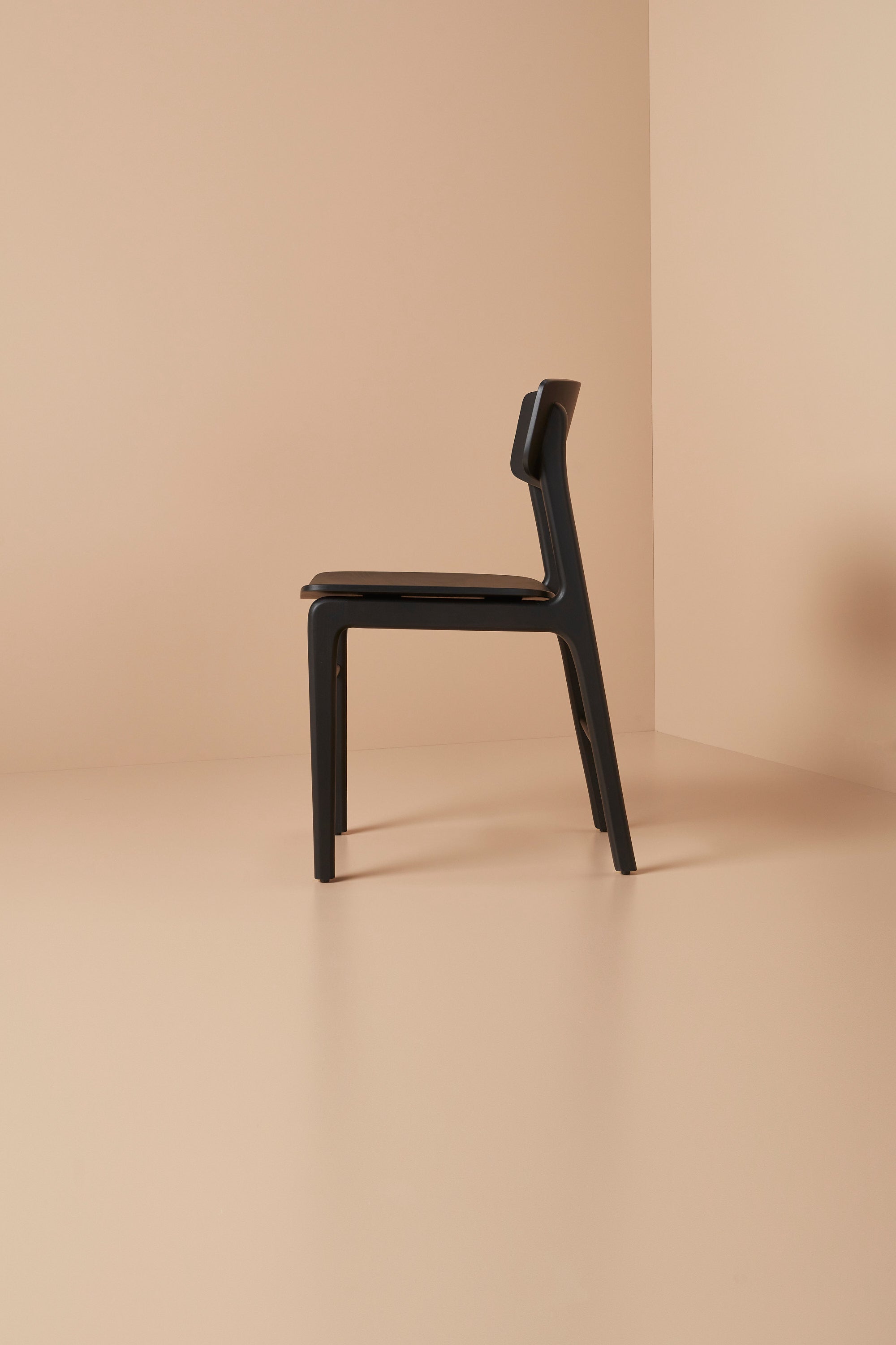 hansen chair - charcoal black