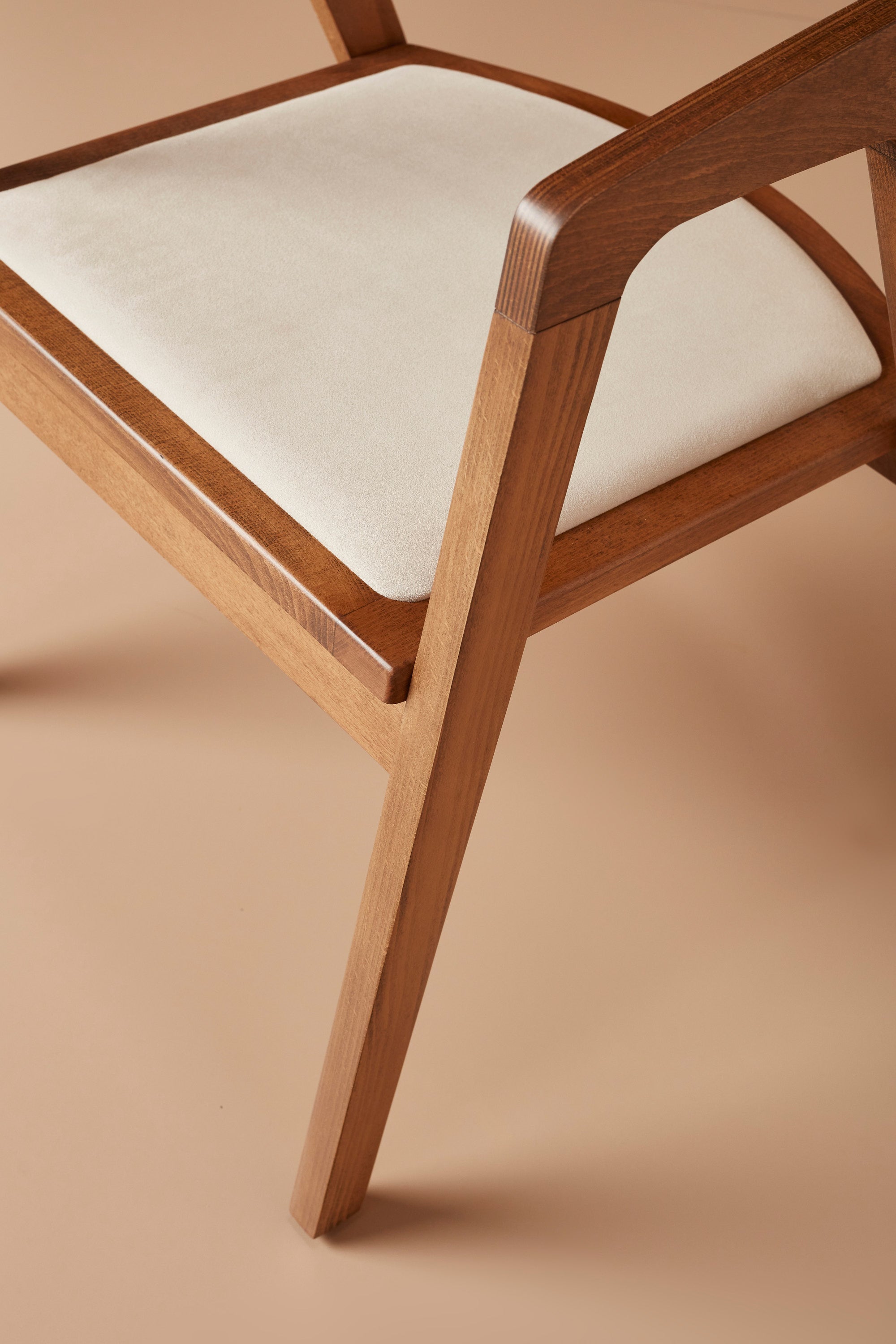 wegner chair - light walnut