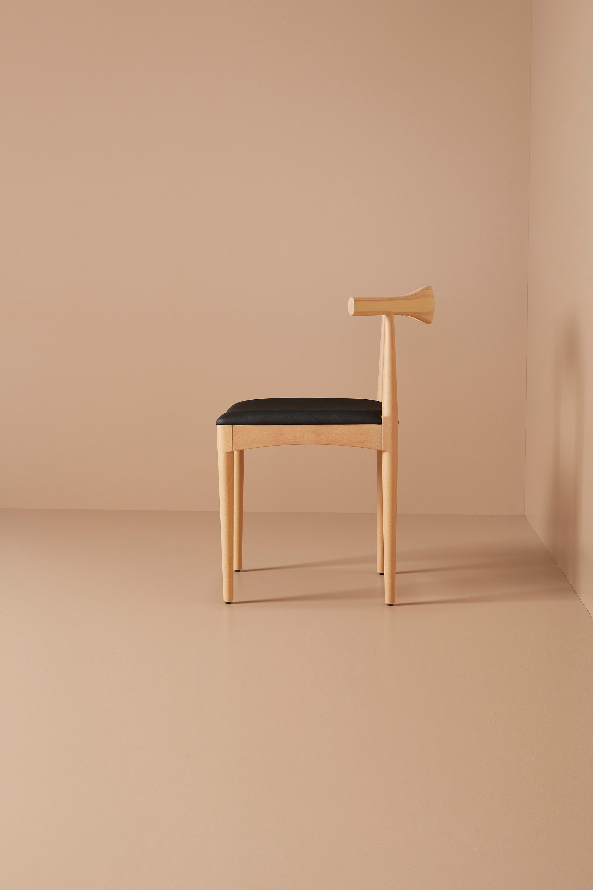 elbow chair - light oak