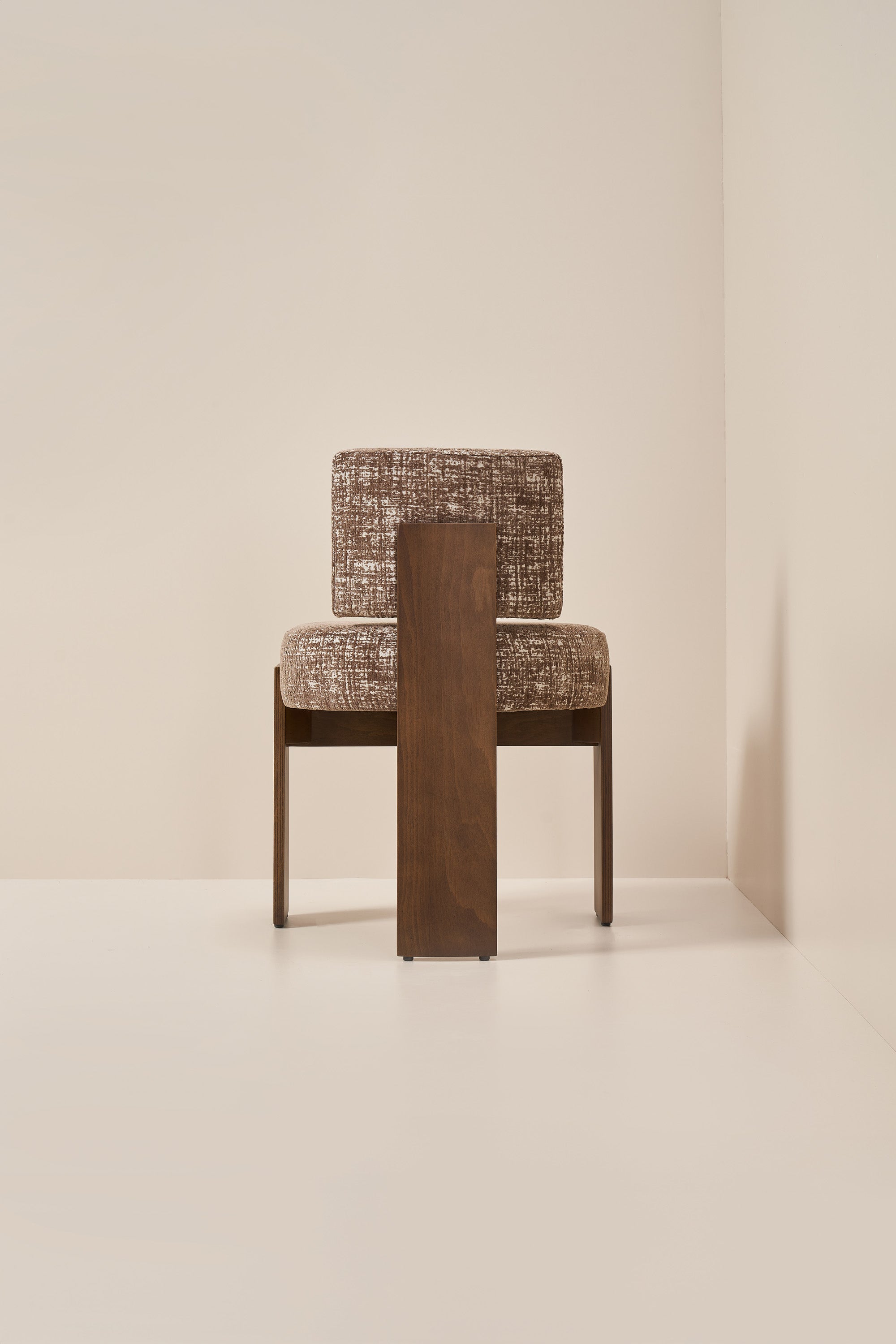 armless hannah - walnut