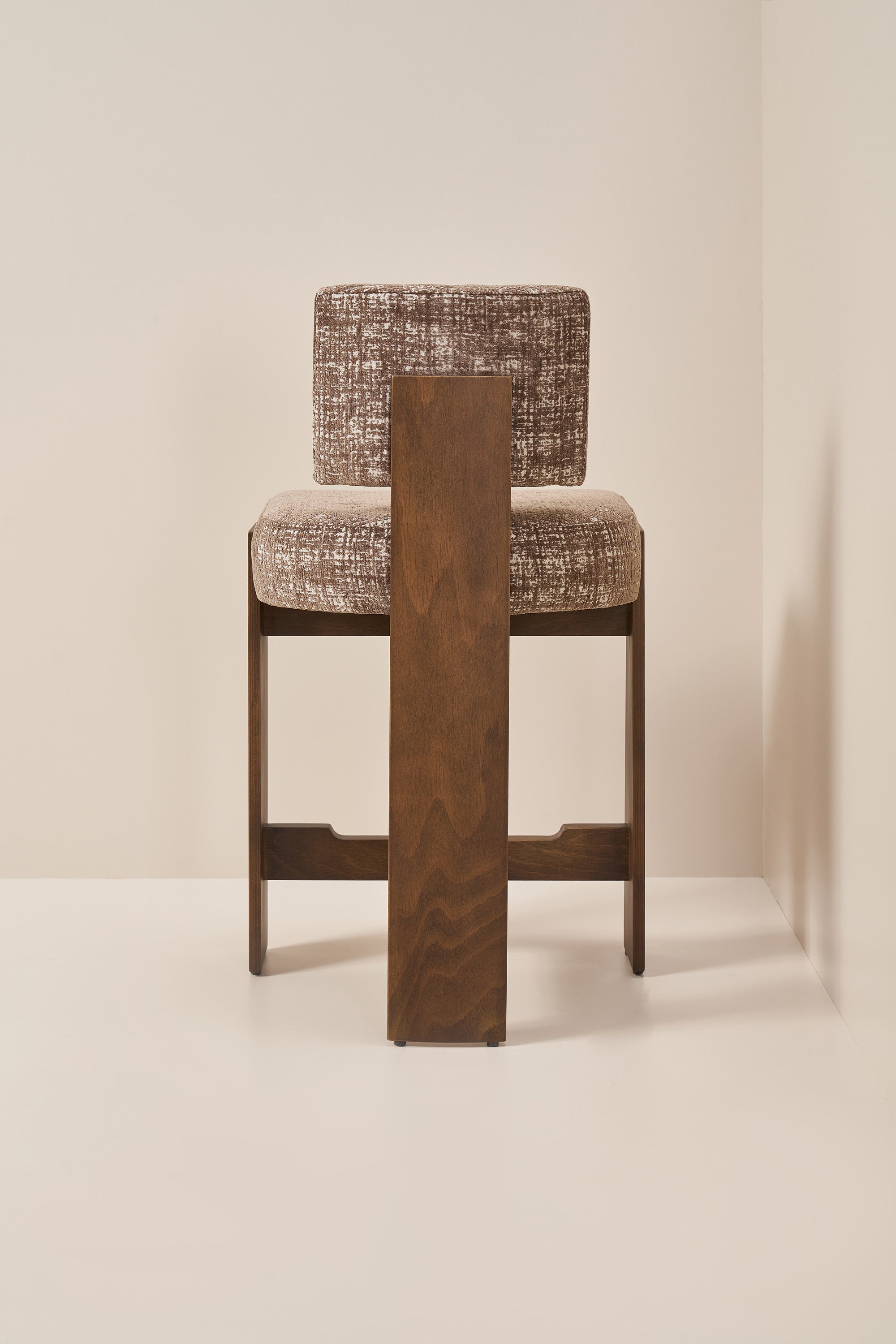 armless hannah - walnut