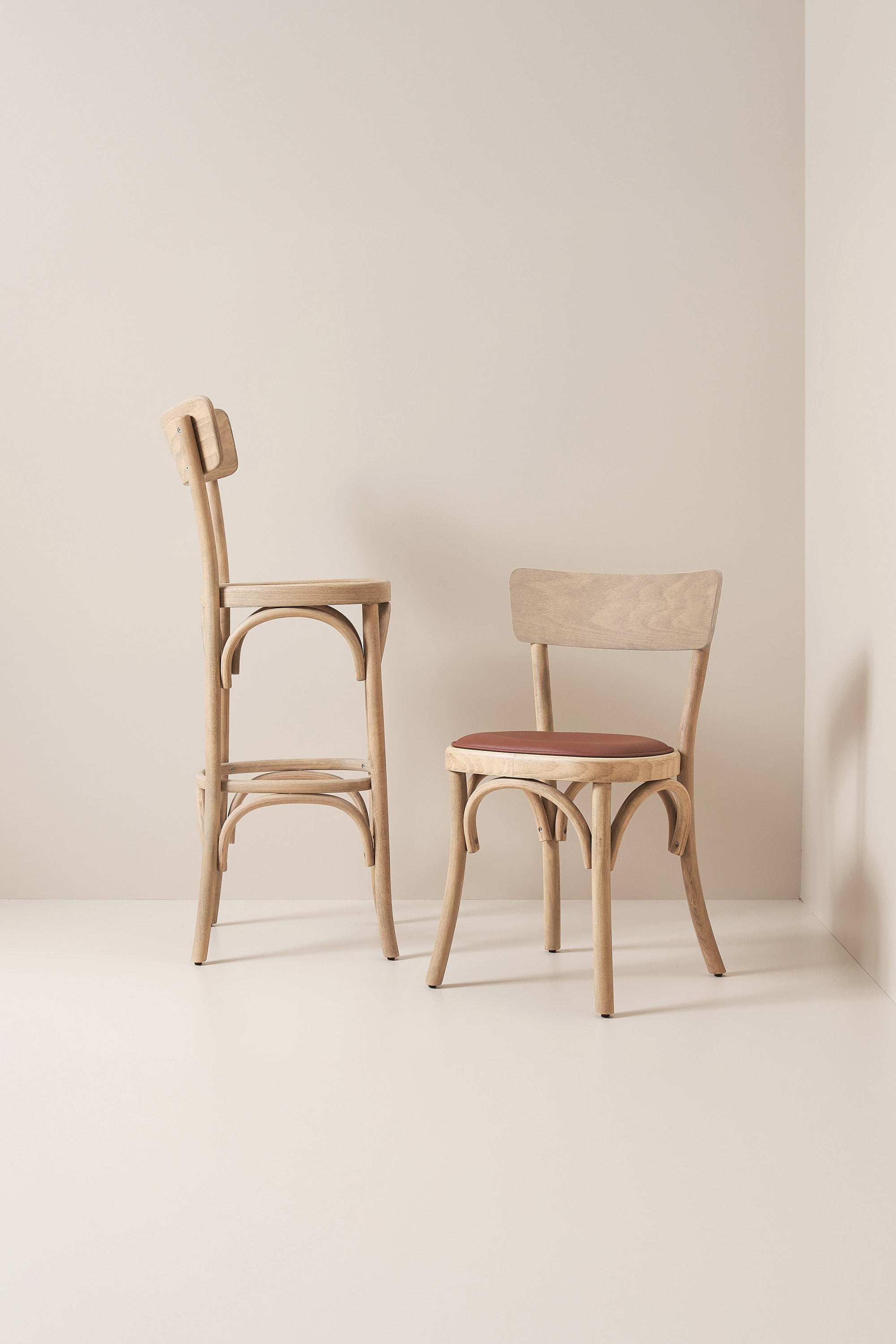 straight back bistro - white oak