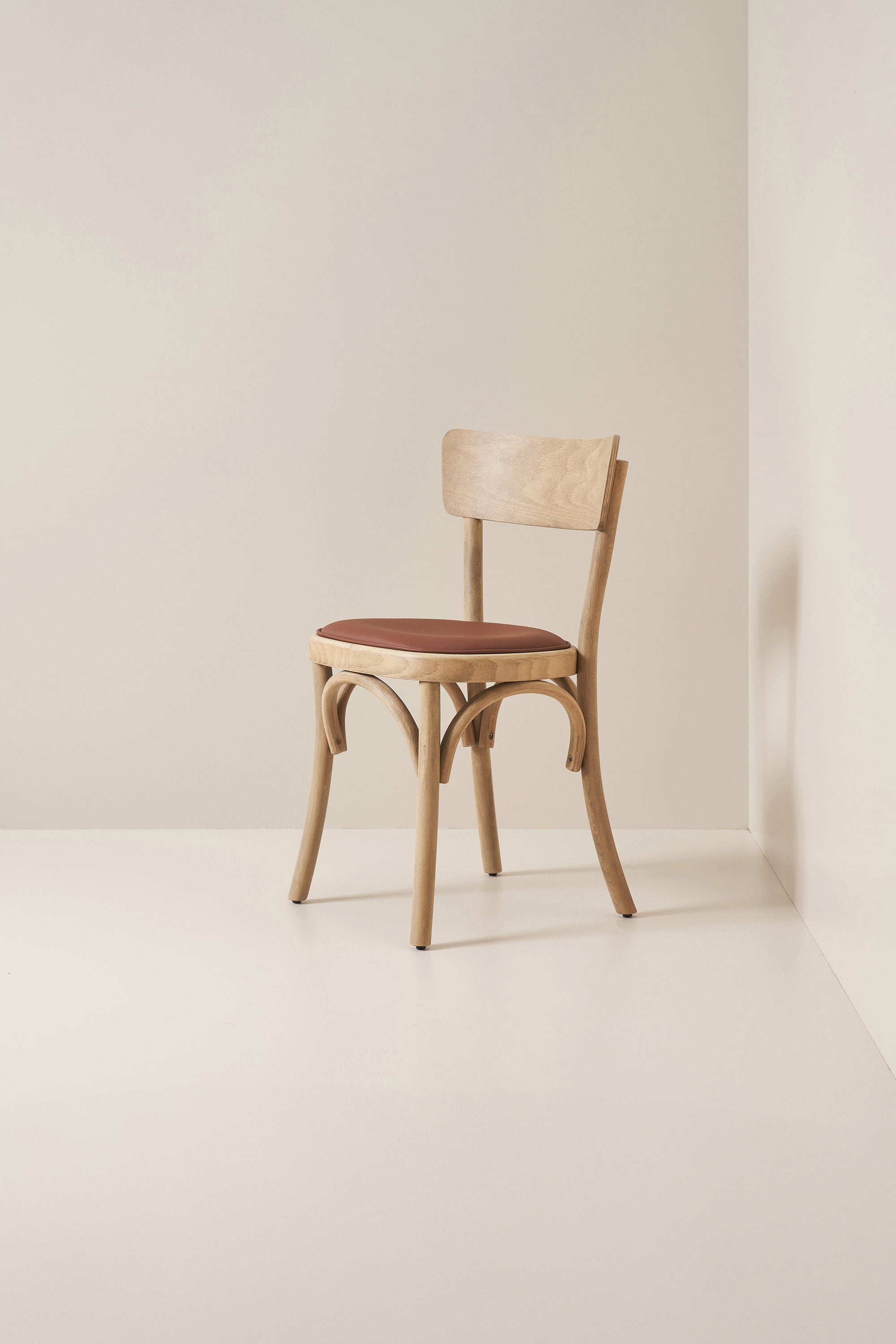 straight back bistro - white oak