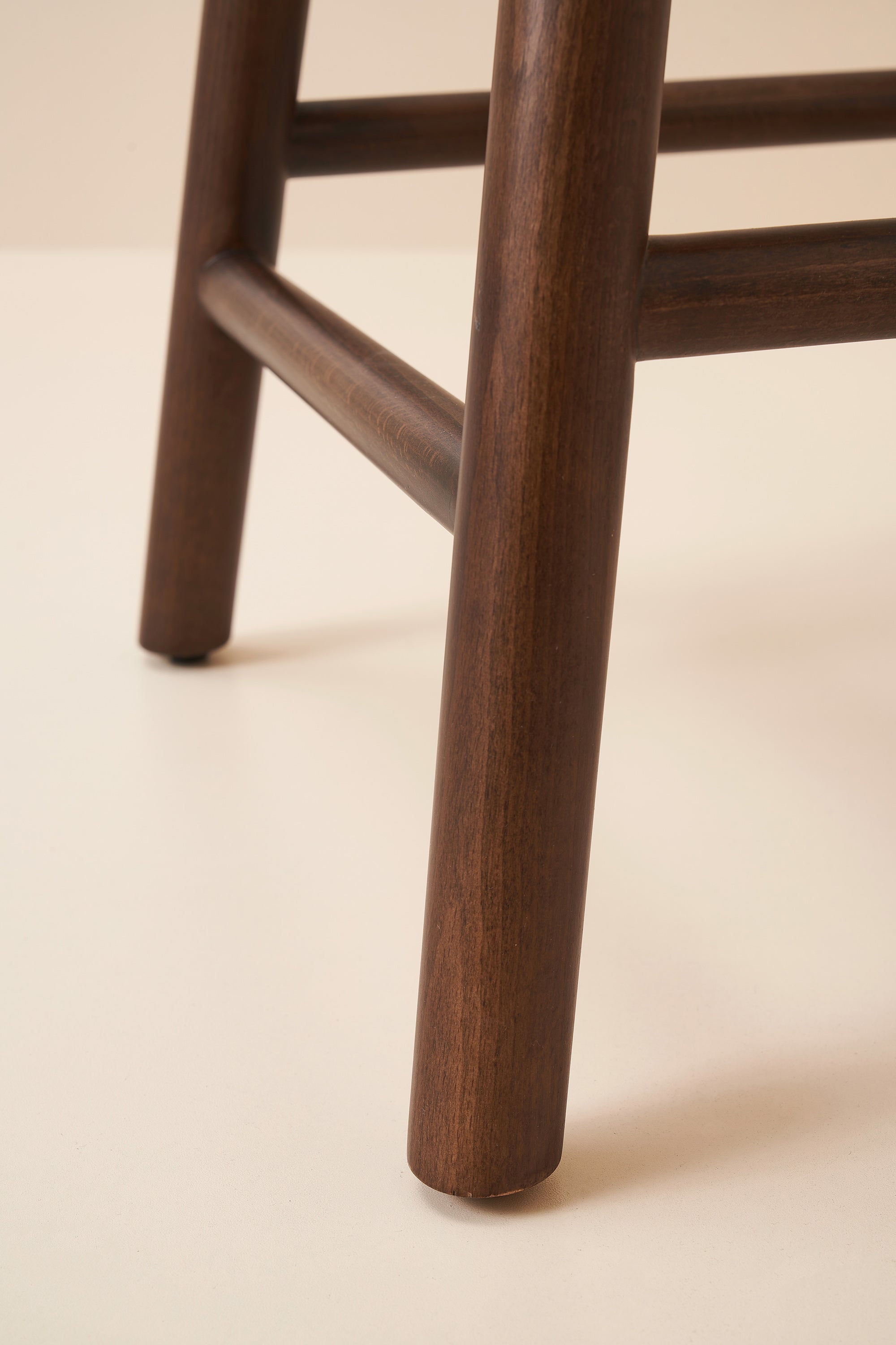 carl stool – walnut
