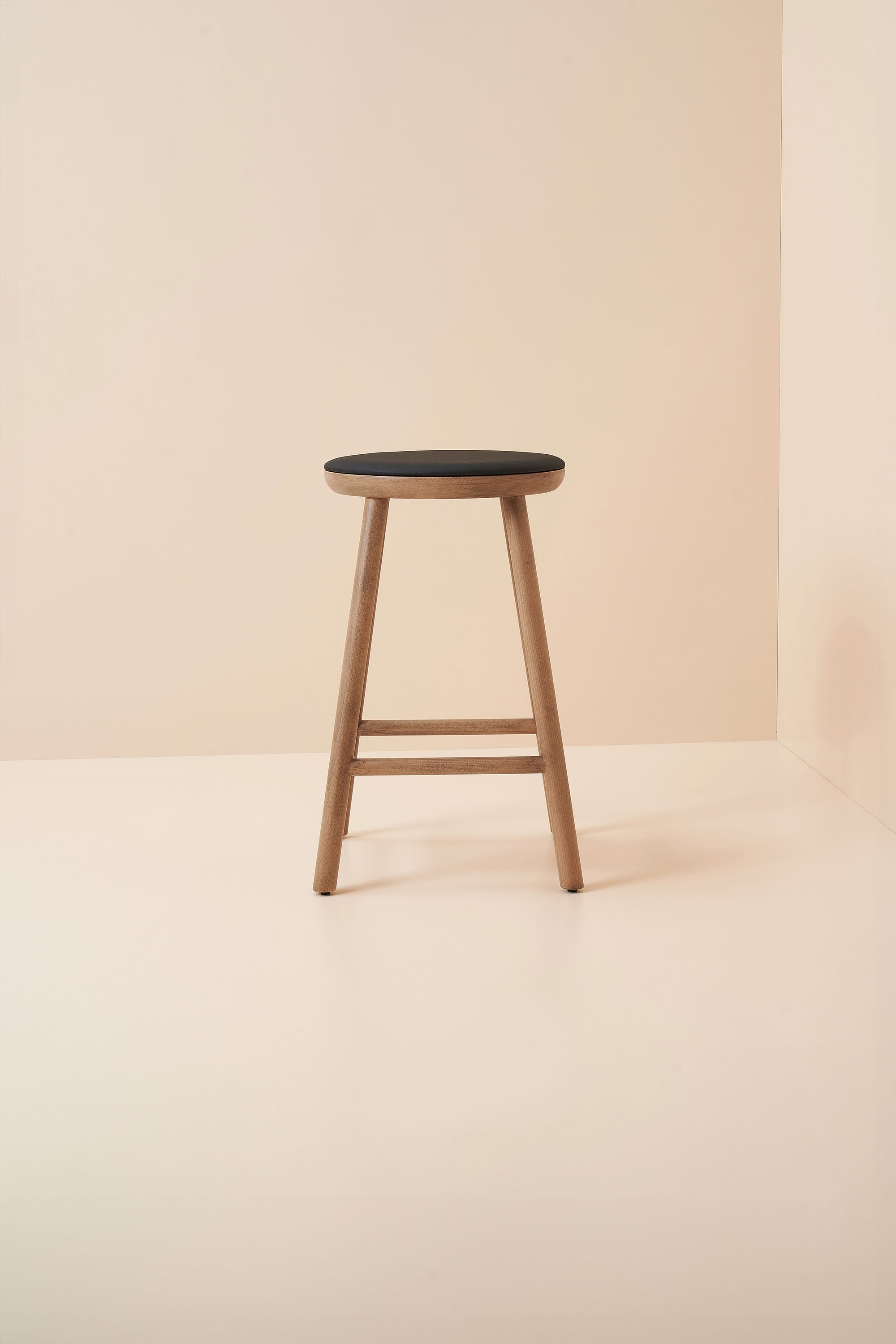carl stool – teak