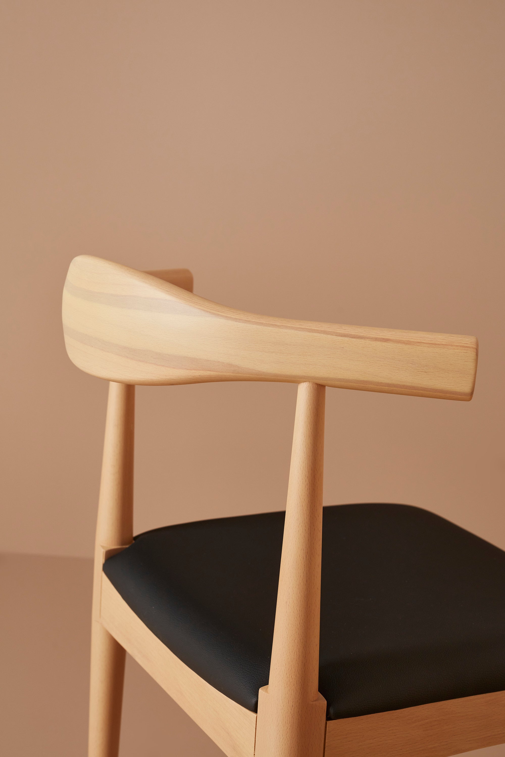 elbow chair - light oak