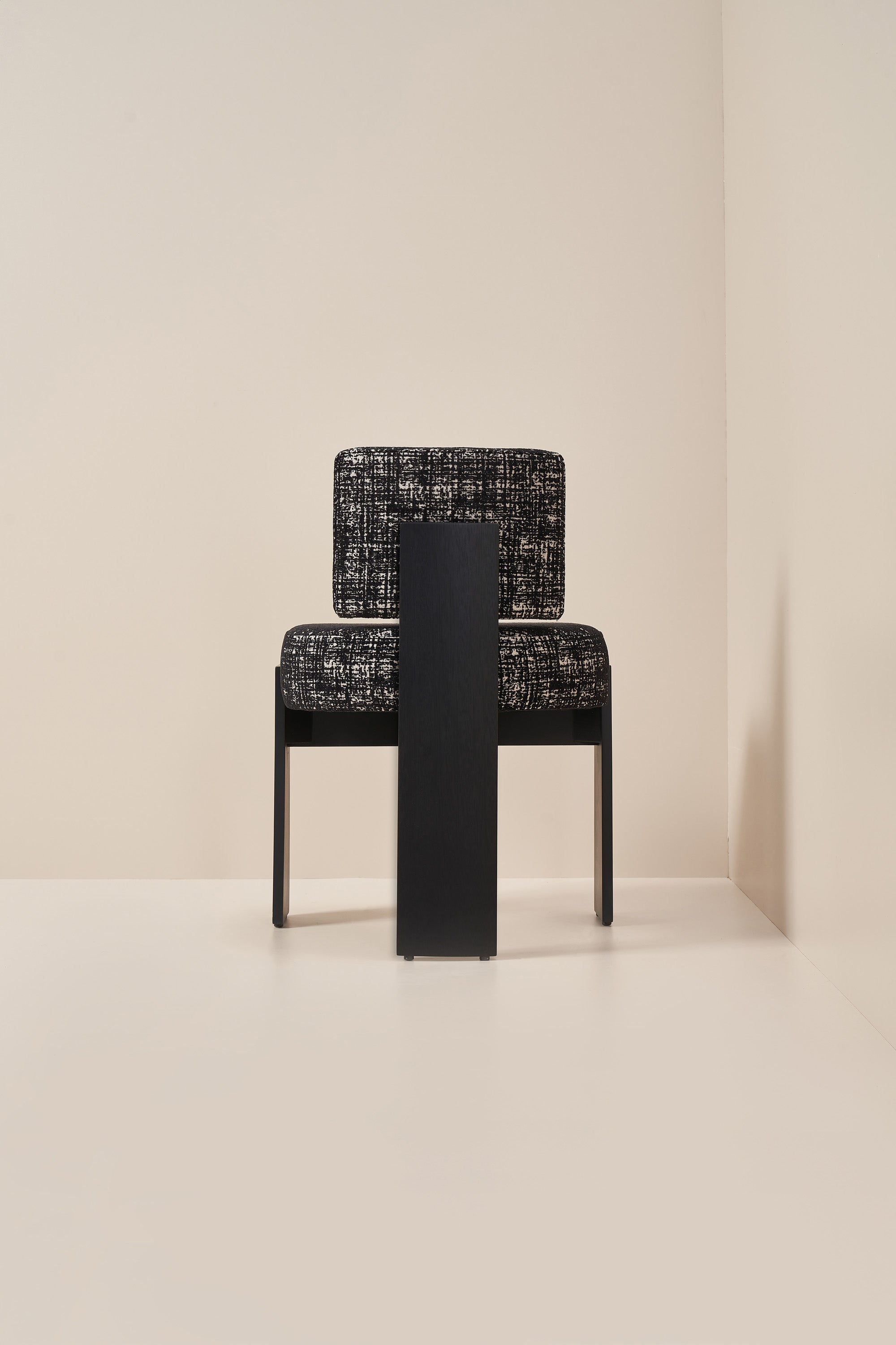 armless hannah - charcoal black