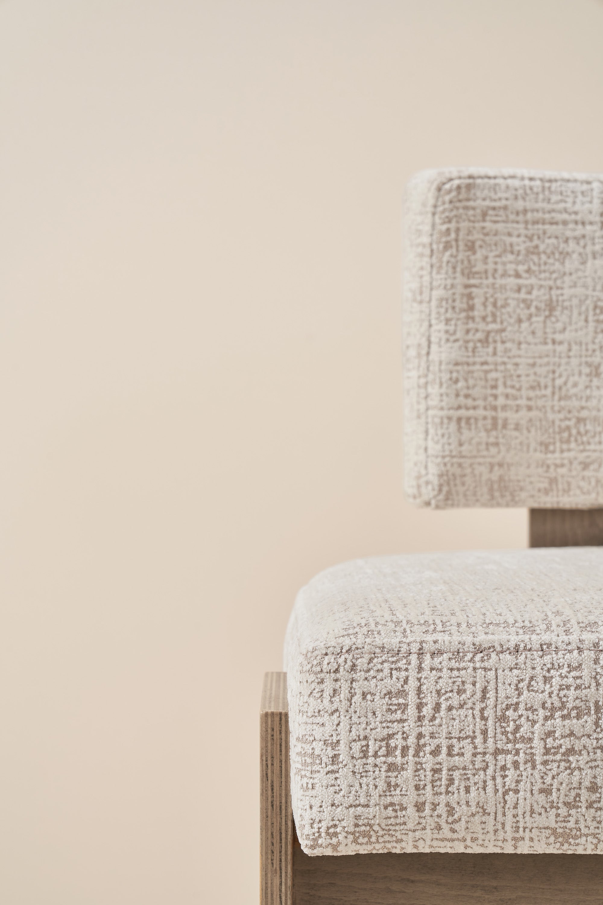 armless hannah - teak