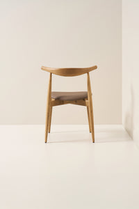 carl hansen - light walnut