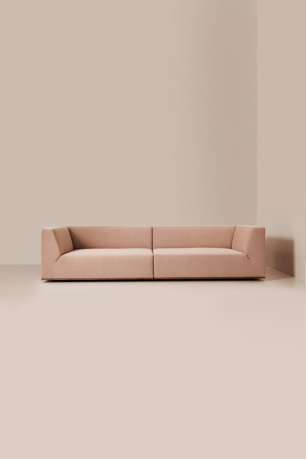 Nomad sofa loop and twist