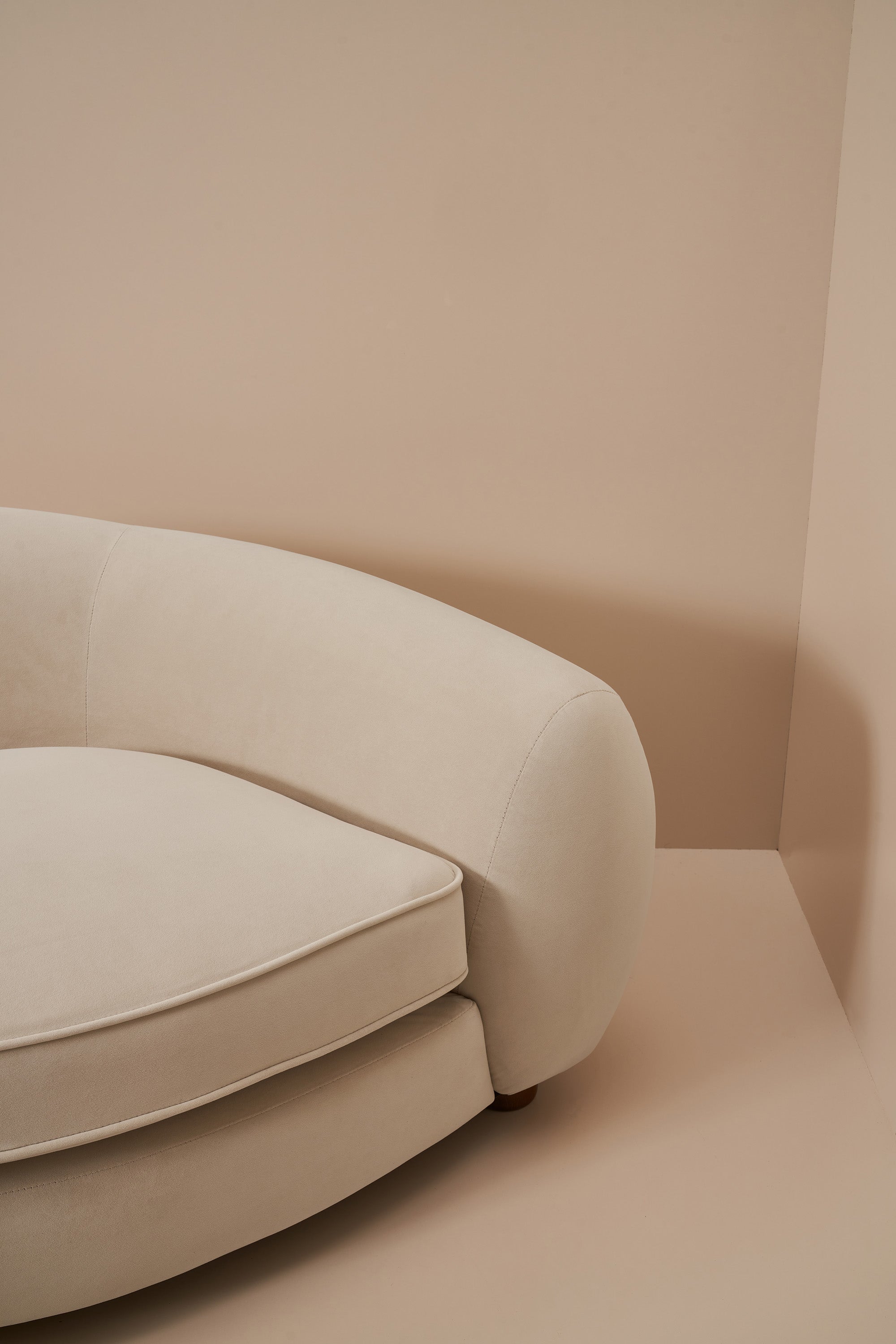 Onda Curved Sofa - Studio Collection