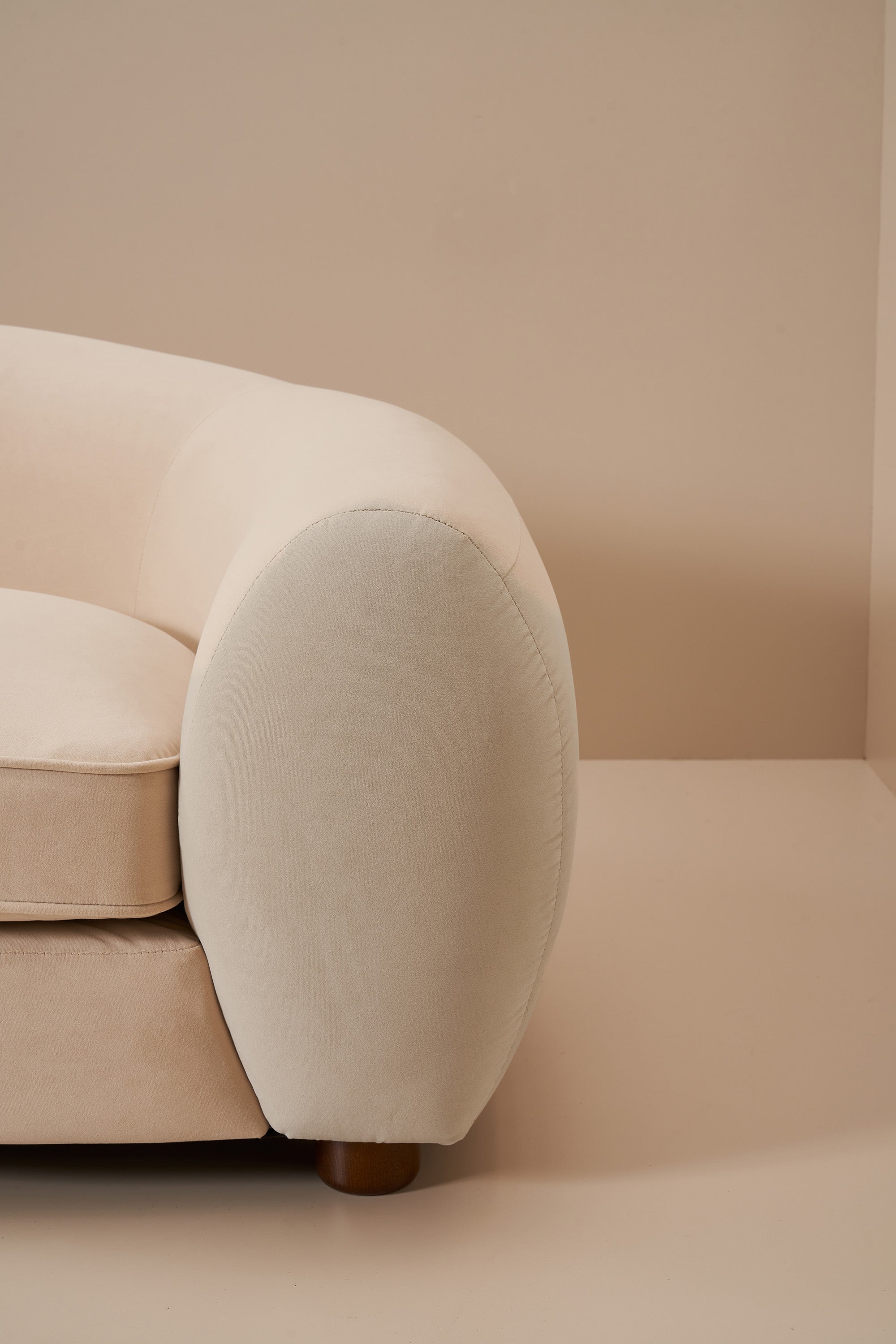 Onda Curved Sofa - Studio Collection